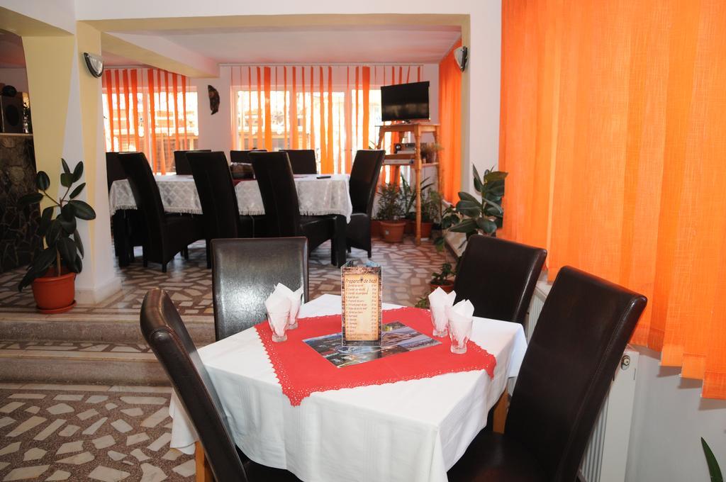 Casa Andu Hotel Dîmbovicioara Buitenkant foto