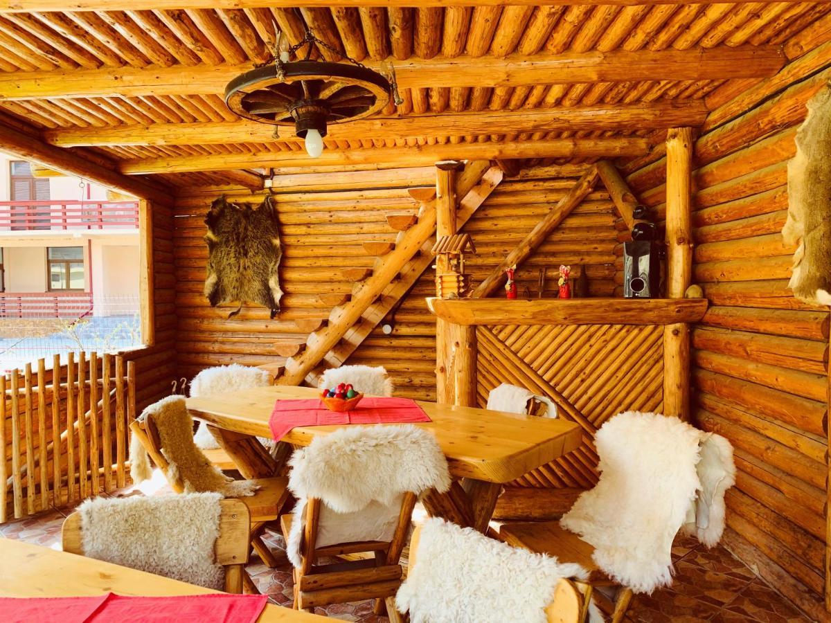 Casa Andu Hotel Dîmbovicioara Buitenkant foto