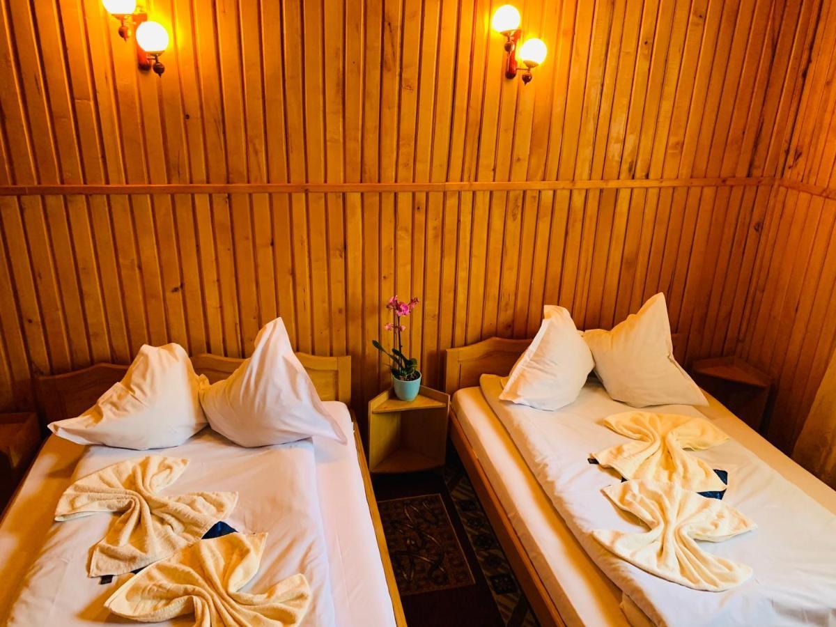 Casa Andu Hotel Dîmbovicioara Buitenkant foto